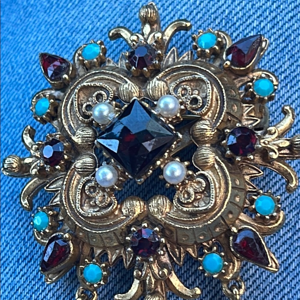 Vintage Florenza Gold and Red Filigree Victorian Brooch - Picture 5 of 9